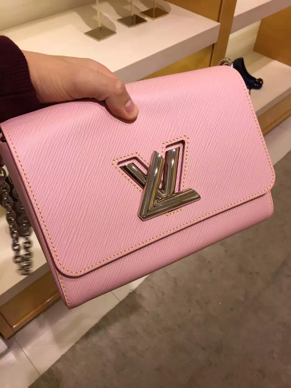 Real Louis Vuitton Twist MM Bag M50380 Pink